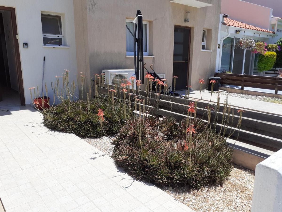 Beautiful 2-Bed House In Mandria Paphos Villa Exterior photo
